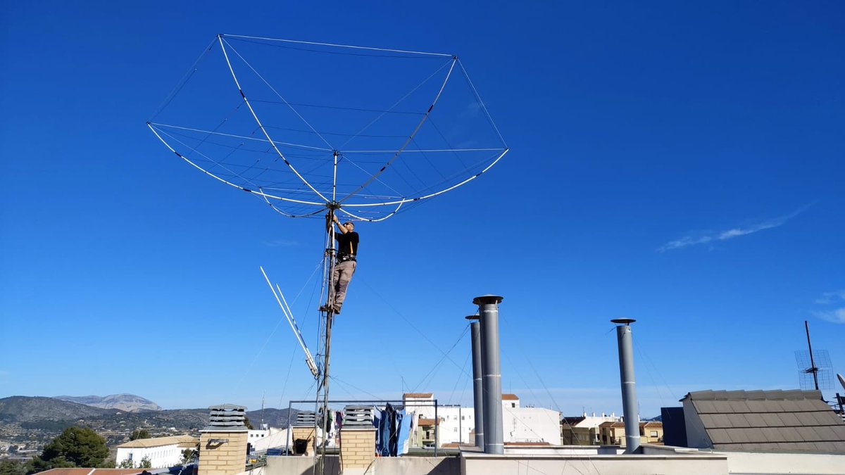 EAxbeam's tweet photo. El colega EB5BB ya es un auténtico EAxbeamer!!!, gracias Jaime por la confianza.
Otro temporal que las EAxbeam demuestran quien manda.

¿Y tú a qué esperas?

https://t.co/686XYWLsrS https://t.co/70Pypjek9T