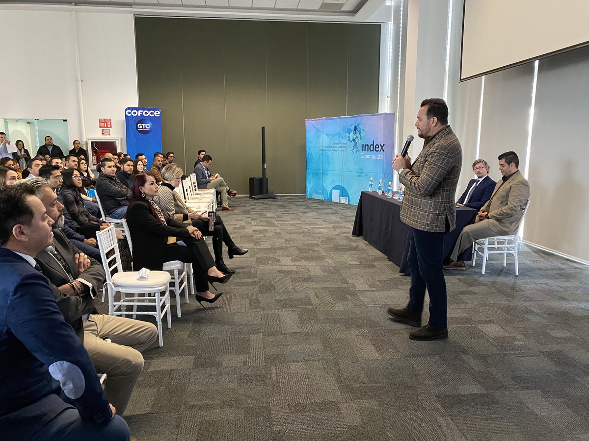 RojasAvilaLuis's tweet photo. Arrancamos evento “Implicaciones del T-MEC y su impacto en la economía” en el que se tendrán con el nuevo tratado a mediano y a largo plazo, así como conocer las implicaciones logísticas y laborales que conlleva. Gracias a @IndexGto por su alianza con @COFOCE https://t.co/LPheQPvgcb