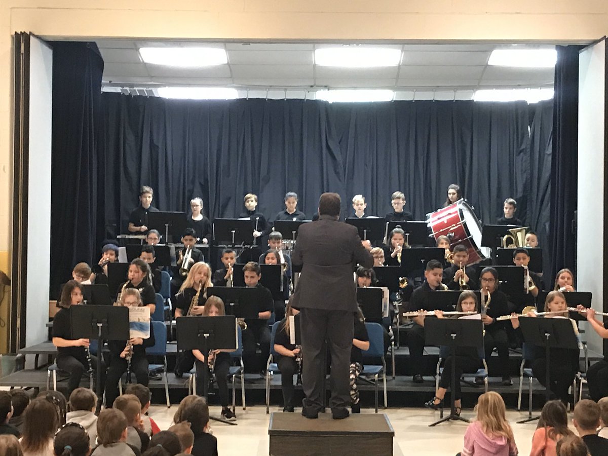 jdonohueltsd's tweet photo. Winter concert happening today!! @ccspride🐾🎼🎺🎷🥁 @laceypop https://t.co/yGredou4Ml