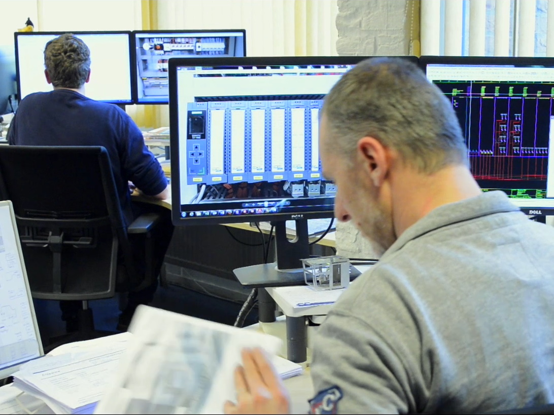 ELMAbv's tweet photo. Some of ELMA's core competences take place ‘behind the screnes’, in the inner rooms of our #engineeringdepartment. Each day 20+ engineers are designing, calculating, 3D-drawing, programming  ... Read more: https://t.co/ZRYfFnJdWp https://t.co/Xgu4pDIkK4