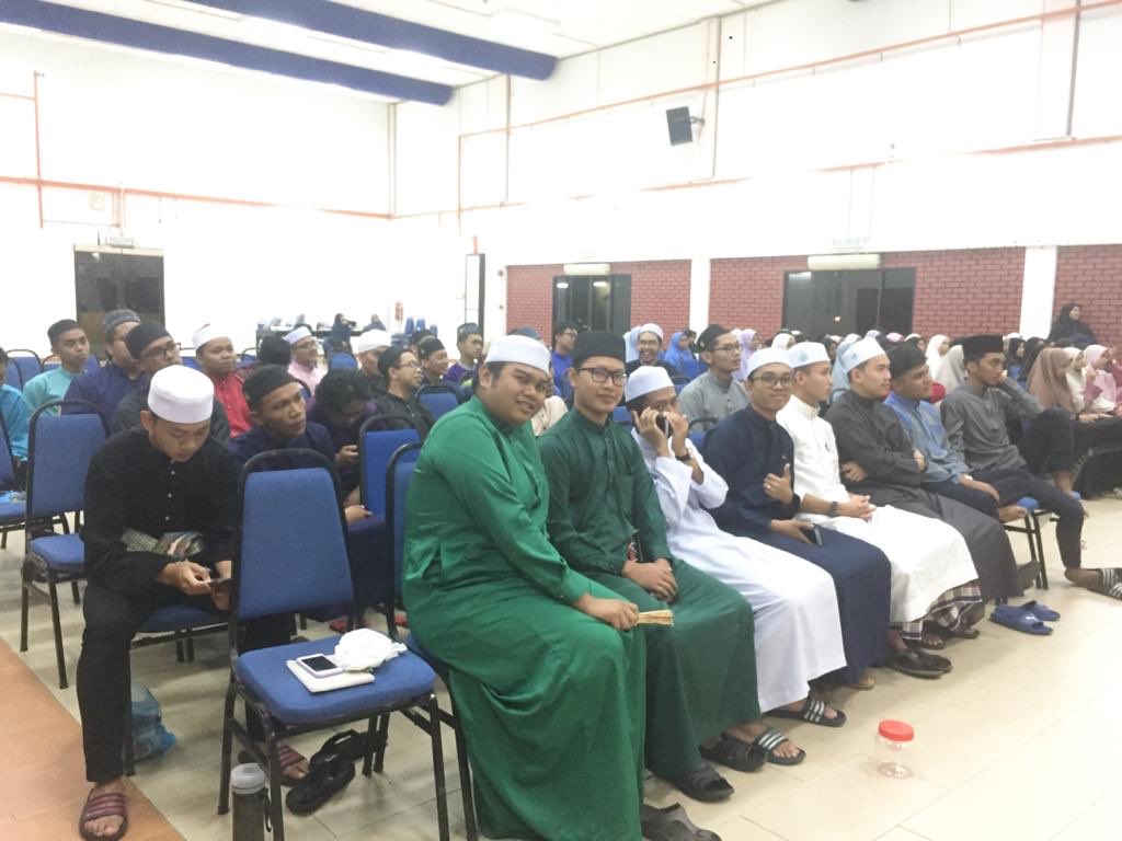 officialhabibat's tweet photo. LIVEUPDATE: USRAH WADA' HABIBAT ANJURAN LAJNAH TARBIAH DAN KEROHANIAN 🌹📿
- "SETELAH KU DIMILIKI KEMBALI"- | Dewan Johor, APIUMNP | 30 JANUARI 2020 | Jam 6.30p.m. - 11.00p.m.
#UsrahWada19/20
#Take19/20 https://t.co/VdsqXfadpg