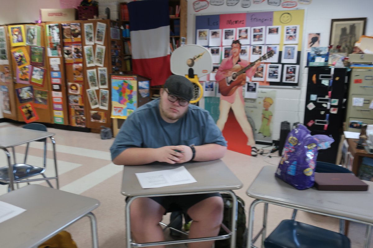 HCSPennHen's tweet photo. Playing a fun game of Sentence Bingo with our pc and imp sentences. I think we are ready to write our duck sentences tomorrow. Hopefully they took some fun pictures. #ducksarefun πππ«π· https://t.co/VTRUuMajRK