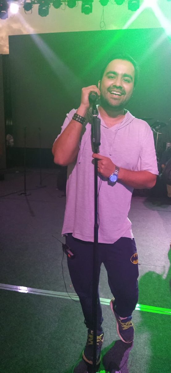 VocalVaseem's tweet photo. When you’re on Stage,the real world just drops away from that https://t.co/m6k3pk649z’s pretty intense-Robert Smith....🎤🎤🎼🎼🎻🎸🎹🥁.

#VocalVaseem #VaseemAhmed #Singer #Performer #Giglife #blessed #Grateful🙏. https://t.co/DEcGMWPOB7