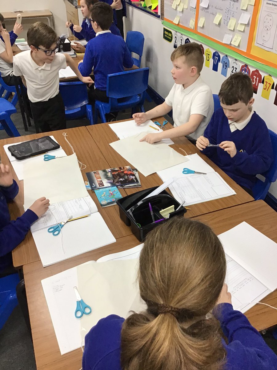 EPAEaglesY5's tweet photo. @EstcourtPrimary Eagles have had fun in #epascience creating the best parachute, each group changed a different variable to see what caused the greatest air resistance. https://t.co/OCeAfkBjqY