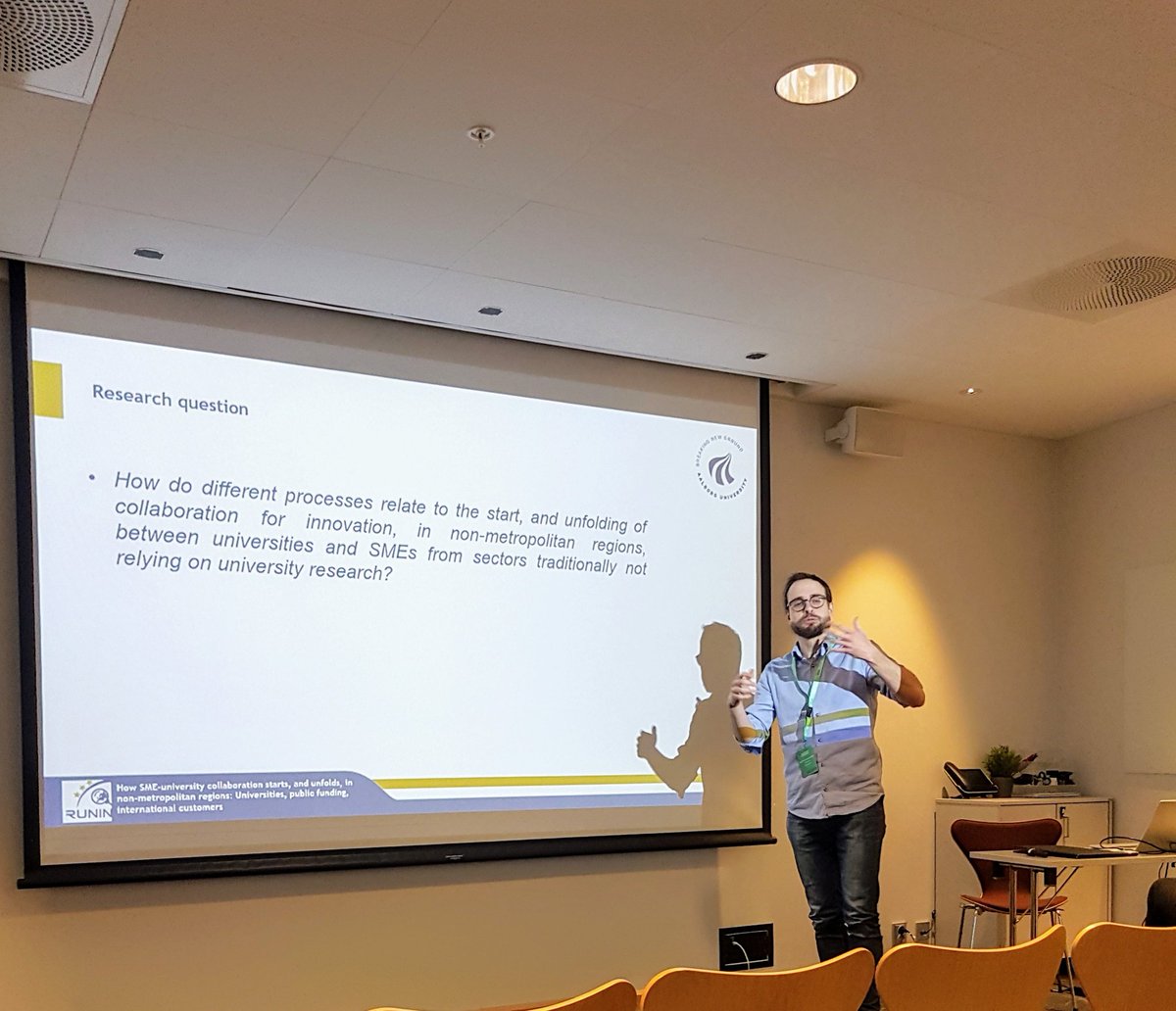 GWevers's tweet photo. @DavidFGuerrero presenting his research on how universities in non-metropolitan #regions start of #industry-university links in their regions. International competition and public funding support the development of these links #geoinno2020 #runinproject https://t.co/EY4eJD0voj