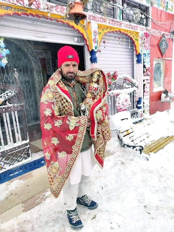 jmuencyclopedia's tweet image. माँ मचेल के दर्शन.....जय माँ चंडी 
#जय_माता_दी

#Machailyatra2020  #jammuencyclopedia
@JammuTourism @CMGuptaOfficial @KhajuriaManu @manhasvikas41 @AnsuyaJamwal @JammuKashmirNow @radionews_jammu @CMGuptaOfficial @VoiceofDogras @MinOfCultureGoI @tourismgoi @DrJitendraSingh