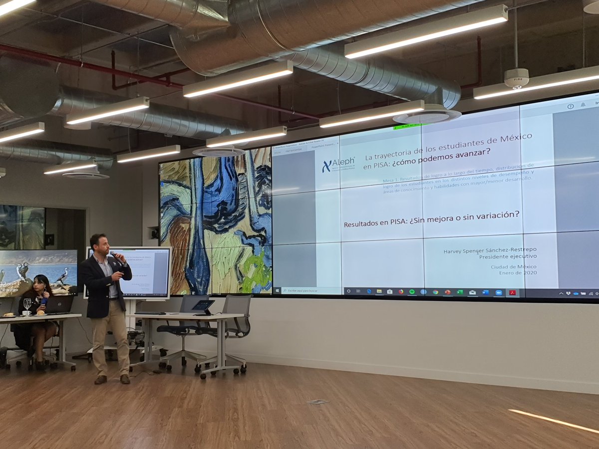 Aleph_Educacion's tweet photo. Harvey Sánchez, presidente de Aleph, presenta "Resultados de PISA: ¿Sin mejora o sin variación? en el Seminario: Trayectoria de los estudiantes de México en PISA ¿Cómo podemos avanzar? @HarveyEvalua https://t.co/4r97Kz035f
