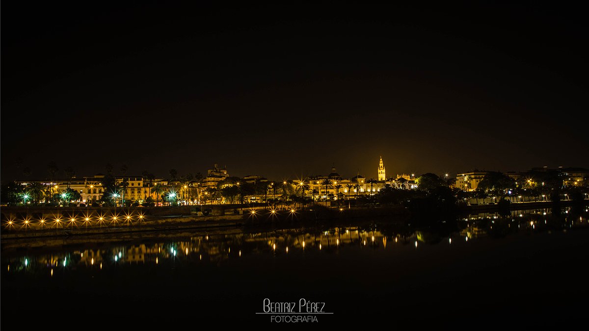 beaperezfoto's tweet photo. Sevilla, voy a quererte esta noche... y hasta que tú me lo pidas.
#landscape #longexposure #largaexposicion #nightphoto #photography #fotourbana #fotonocturna #triana #sevilla #seville #andalucia #spain #fotografa #beaperezfotografia #guadalquivir #rio #river https://t.co/n9WAyJRYQ6