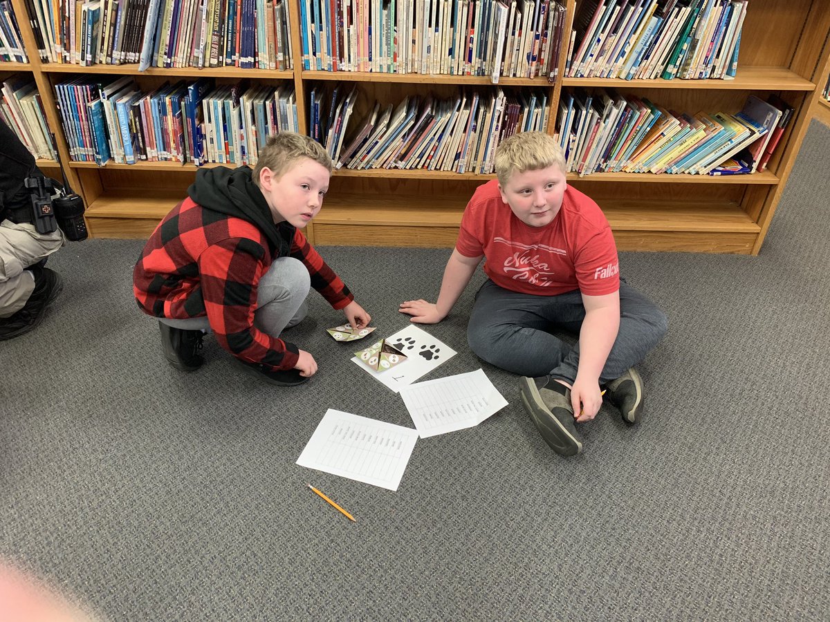 StephanieLisk's tweet photo. Shelia Connerly, from Arkansas Game and Fish Commission, taught students in the CMSS Library Media Center how to observe and identify animal tracks in nature. Our students were engaged and enjoyed the hands-on experience! #CabotReads https://t.co/MzFxPX36cw