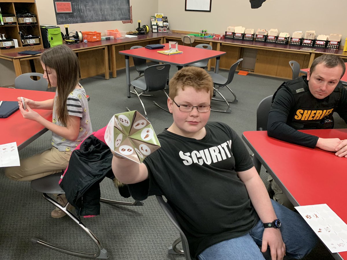 StephanieLisk's tweet photo. Shelia Connerly, from Arkansas Game and Fish Commission, taught students in the CMSS Library Media Center how to observe and identify animal tracks in nature. Our students were engaged and enjoyed the hands-on experience! #CabotReads https://t.co/MzFxPX36cw