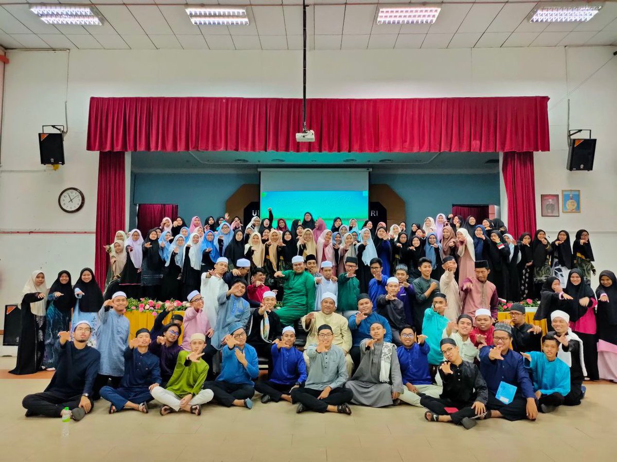 officialhabibat's tweet photo. LIVEUPDATE: USRAH WADA' HABIBAT ANJURAN LAJNAH TARBIAH DAN KEROHANIAN 🌹📿
- "SETELAH KU DIMILIKI KEMBALI"- | Dewan Johor, APIUMNP | 30 JANUARI 2020 | Jam 6.30p.m. - 11.00p.m.
#UsrahWada19/20
#Take19/20 https://t.co/k1REZeGzz3