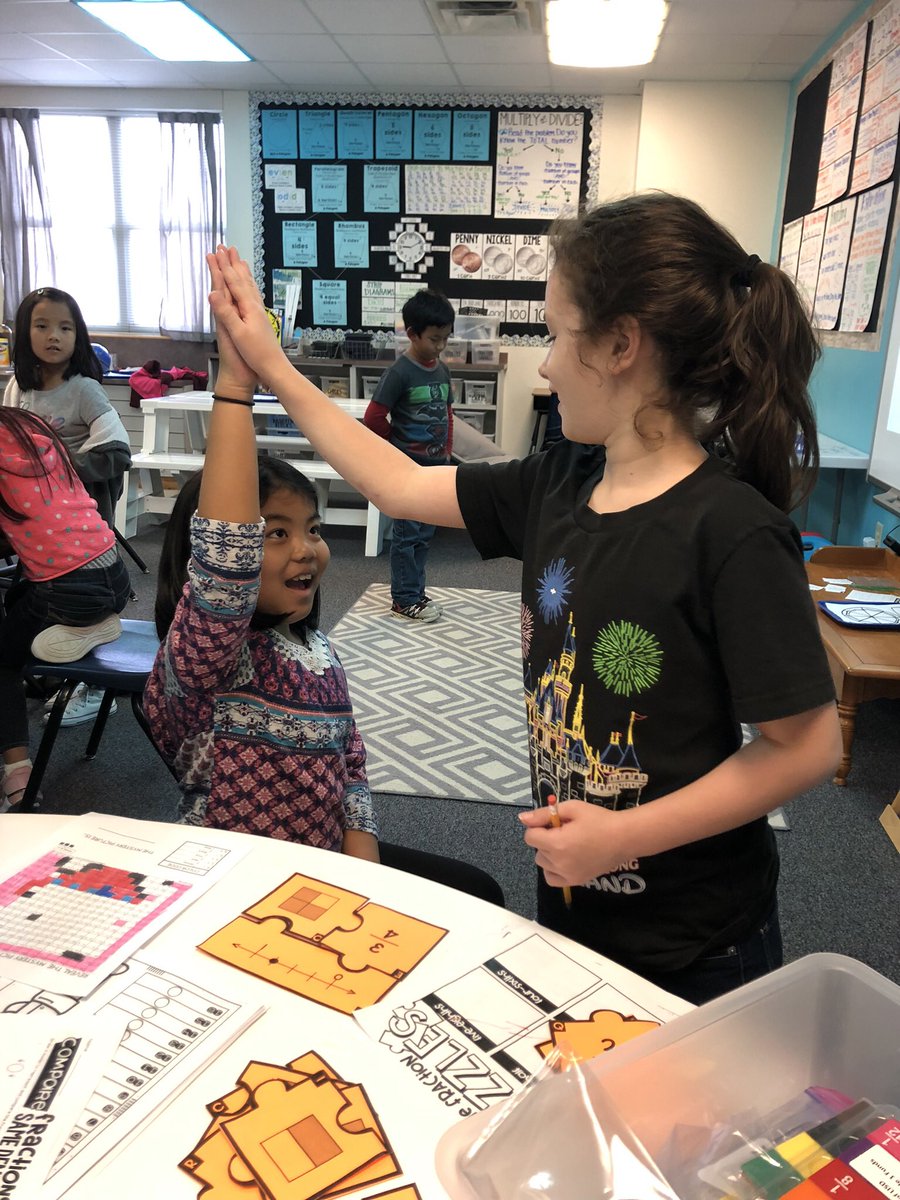 Mrs_Phillips3's tweet photo. Teamwork makes the dream work. #ilovevickery #MathinLISD #teamwork #fractions https://t.co/aq0Fca96fe