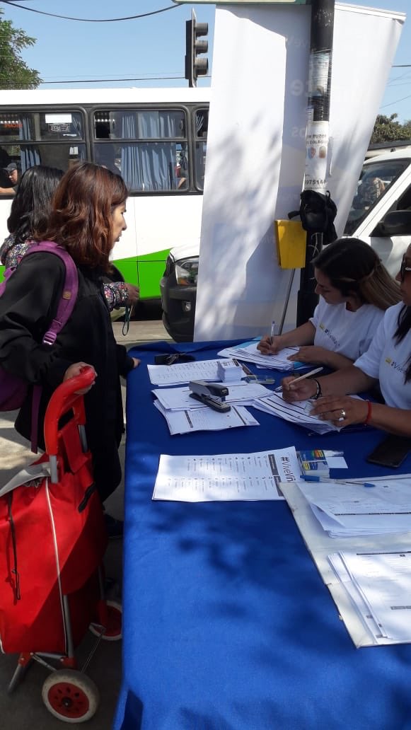 didecomunivina's tweet photo. AHORA‼️ Equipo de Municipio en Tu Barrio en el sector de Gómez Carreño‼️ Súmate a #clubviveviña , obtén tu tarjeta  y disfruta los cientos de beneficios que #clubviveviña tiene para ti.  #ViñadelMar #chile #viña2020 
Lugar: Feria Caupolican y Feria 5to Sector, Gómez Carreño https://t.co/4AcN5iJHnq