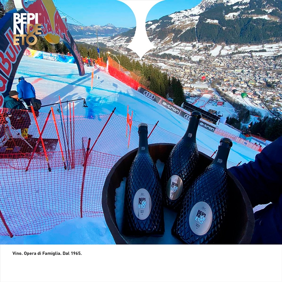 In questi giorni ci trovavamo a #Kitzbühel una delle tappe più prestigiose del Campionato del Mondo di sci alpino 2019/20. Non potevano assolutamente mancare i nostri #SparklingPleasure per brindare ad una giornata dedicata ad uno degli sport invernali più emozionati di sempre.