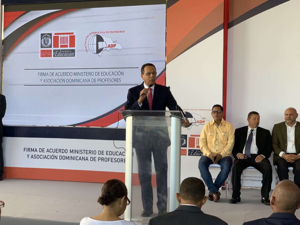 Ministerio Educación RD tweet media