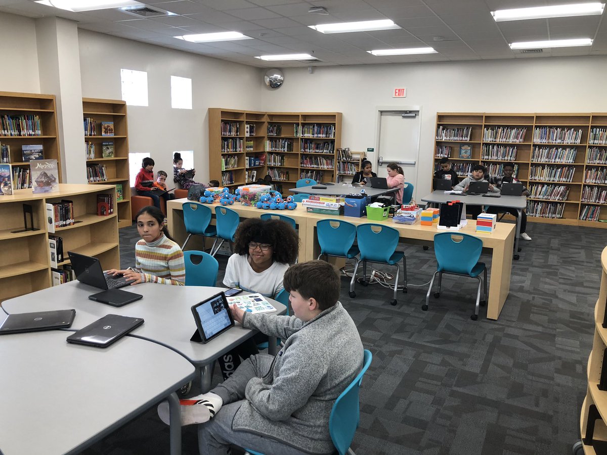MBE_Seahawks's tweet photo. The 11th HCS Technology Fair is a few months away but these kids are already hard at work on their projects #HCSLibraryMedia #HCSTechFair https://t.co/jn0YEEvly4