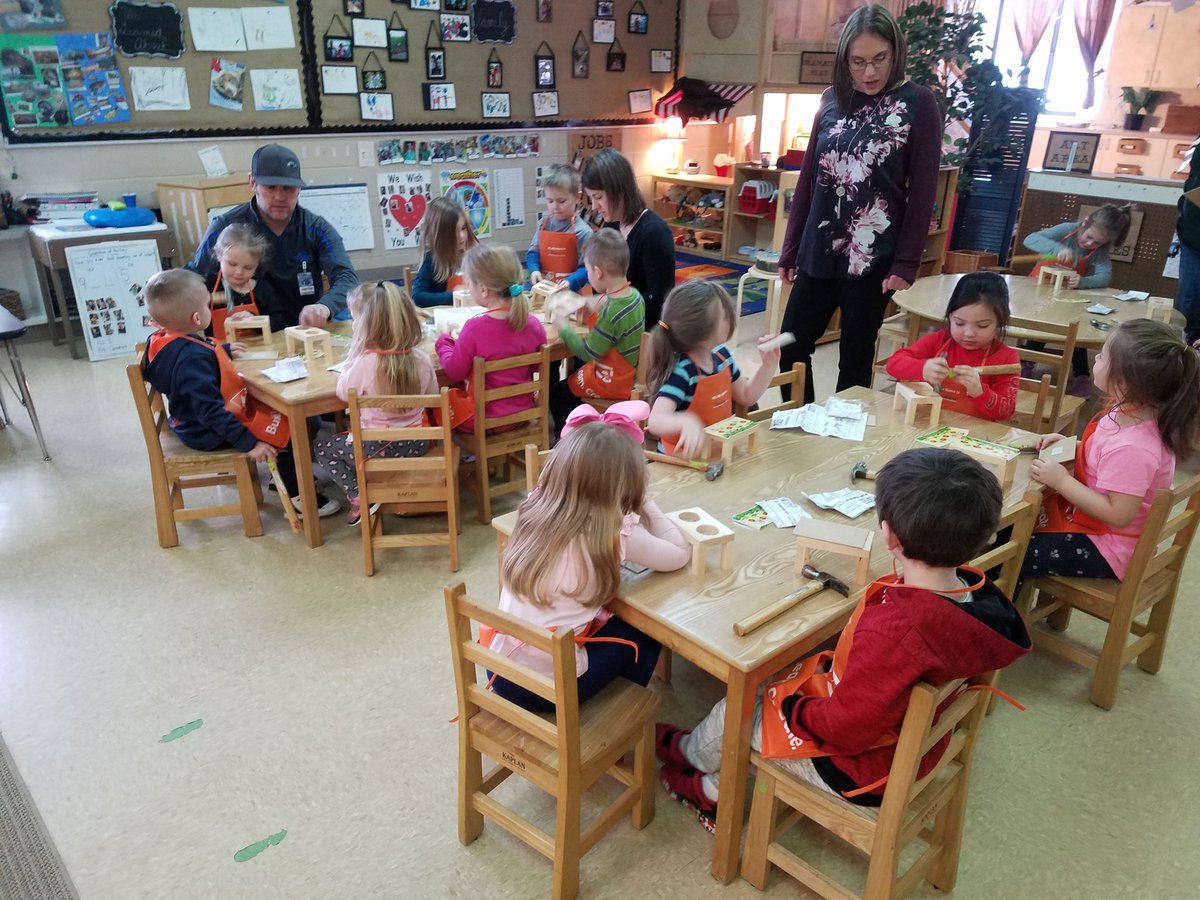 DetzlerSteve's tweet photo. CLASS #2  KIDS WORKSHOP BUILDING PLANTERS , PAINTING AND PLANTING FLOWERS TODAY  THANKS TO HOME DEPOT 2747 , ITS ALL ABOUT KIDS AND GIVING BACK TO THE COMMUNITY https://t.co/tDu2KDETCY
