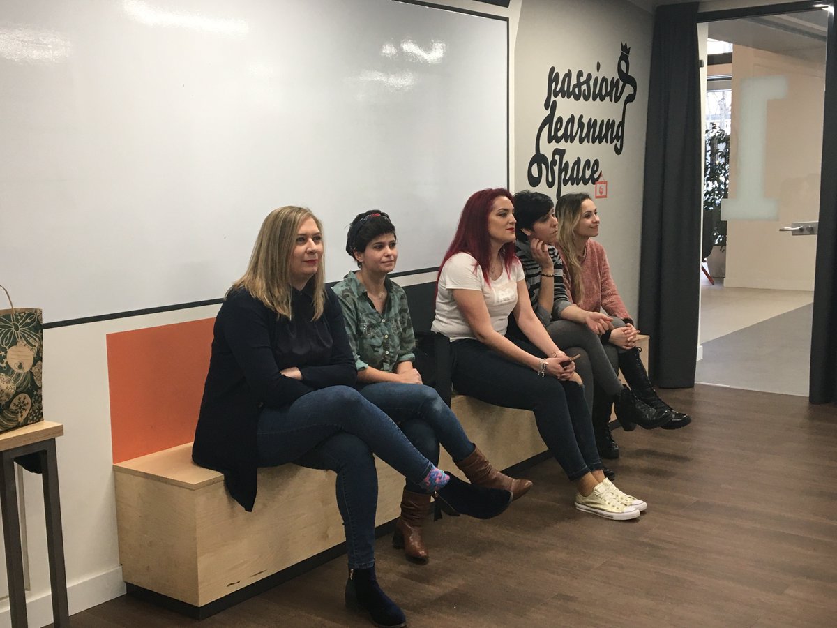 Adalab_Digital's tweet photo. No estuvieron solas: las recibieron 9 alumnas de la #PromociónHamilton
@MaLerFer 
@Beatrizsobri 
@sircferrer 
@ibelreal
@srojasz87 
@de_lomana 
@ElvaSouto 
@Yolverav
@nlsabariego

¡Gracias por recibir a la nueva promoción de #adalabers con nosotros! https://t.co/xtOvrVbSlD