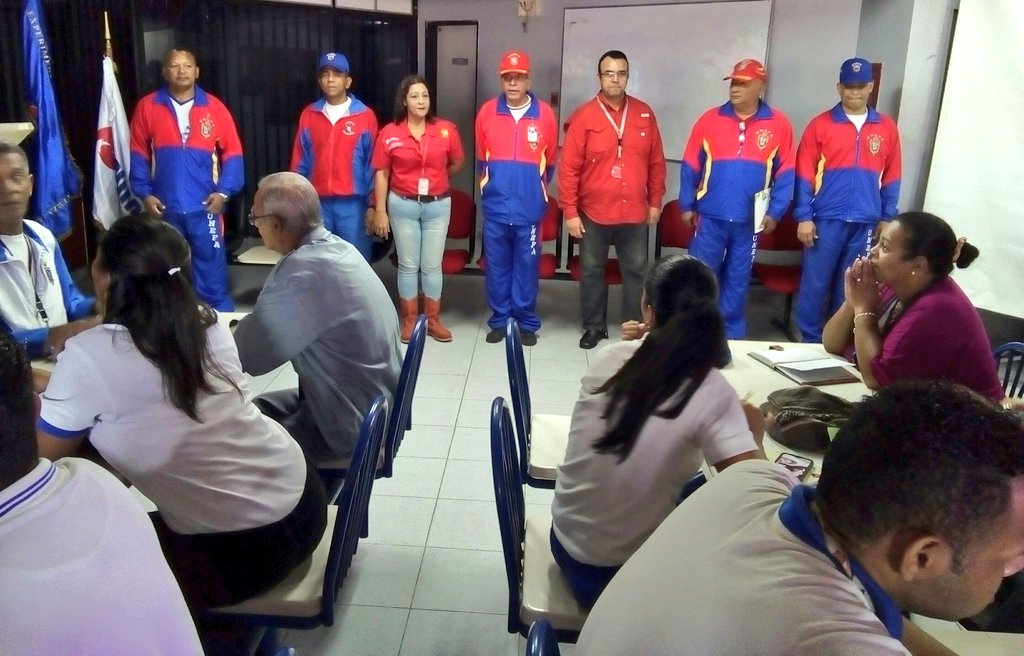 GCPRENSAOCUMARE's tweet photo. #Entérate 108 estudiantes de la Unefanb Núcleo Miranda adscritos a las extensiones Santa Teresa del Tuy y Ocumare del Tuy, conforman el primer contingente de pasantes en el marco del convenio institucional de la corporación eléctrica Corpoelec y la Unefanb. @unefa_ve https://t.co/z6MO8DCA7j