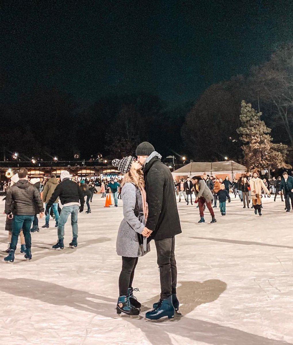 Love is in the air 💕spend #ValentinesDay with that special someone at #WollmanRink. We'll be open 2/14 from 10 AM to 11 PM!