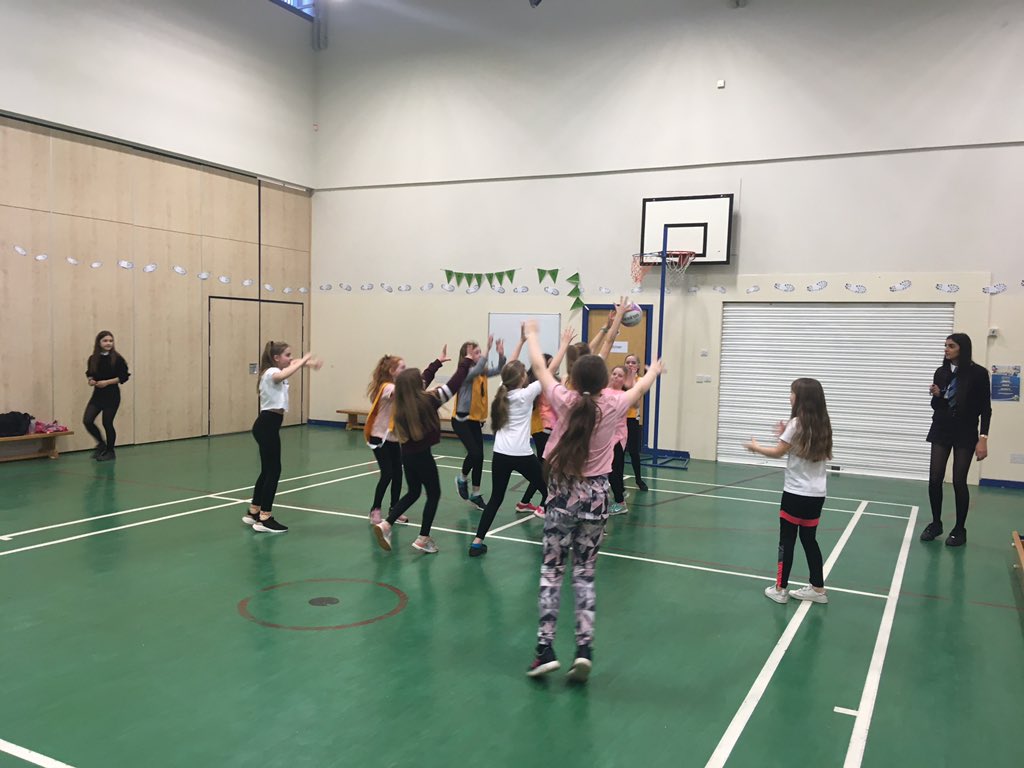 ActiveSchAngus's tweet image. Millie &amp;amp; Alisha #returningpupils bring Street Netball to @seaview_ps Thank you for making us buzz 🐝 about sport!  @MonihighPE @sturroxk #gettingactive #changinglivesthroughsport #netball #community