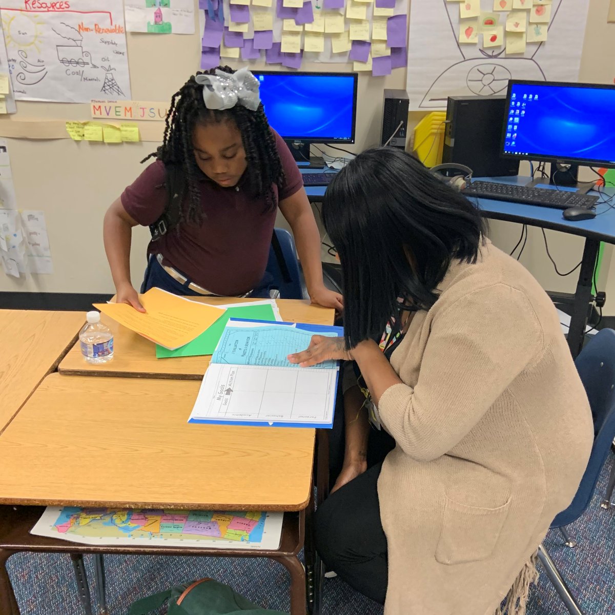 ChambersCounsel's tweet photo. We had an amazing Student Led Conference and Library Night event @ChambersCharger! #leadership #character #buildingrelationships https://t.co/zok3FrN77c