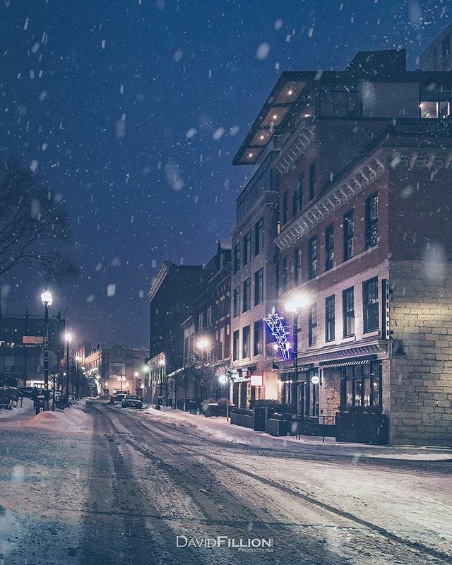 davidfillion's tweet photo. Hamilton Last year at this time. A little more snow than now.

#hamont #hamilton #myhamilton #hamiltontario #throwback #tbt #snowdays #citystreets #streetsofhamilton #streetlights #cityscape #citylife #urbanphotography #winterishere #winter #instaphoto #… https://t.co/PM7IX2fGJ1 https://t.co/jPFvP4yOnB