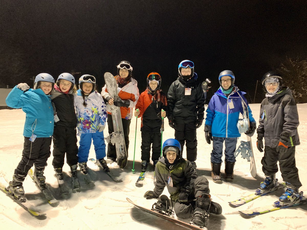 AlyssaCristaldi's tweet photo. MRE Ski Club’s view from the top last night! Thanks for joining us Kaden! #TeamMRE https://t.co/SkkYpPvloP