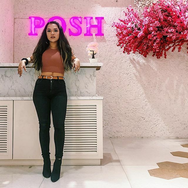 thejustineann's tweet photo. If youβre looking for me, you know where to find me ! π¦§
.
#thejustineann #poshnailskolkata #peoplestylewatch #ootdinspo https://t.co/GwBSHO9wAo https://t.co/nXKLNfimpT