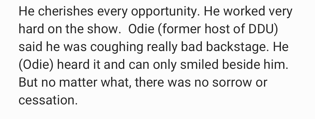 In an event, he listened to the host reading a fan letter, holding a postcard, and smiling at the fan's name. Finally the host wanted to help him get the letter, he said "thank you, let me take it myself." Then he kept those letters in his hands and never gave them to others.