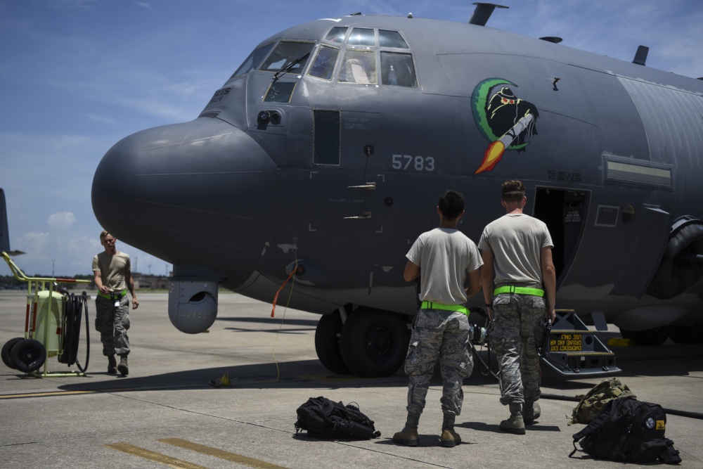AFSpecOpsCmd's tweet photo. #C130Thursday #AirCommandos from the 73rd Aircraft Maintenance Unit perform a post flight inspection on an AC-130J #Ghostrider gunship at Hurlburt Field, Florida, July 19, 2019. https://t.co/kmc6S33B1O