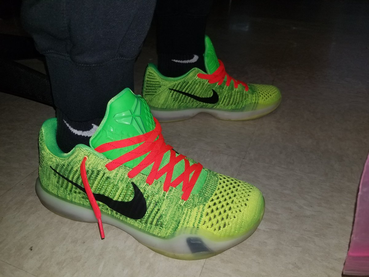 raptors17u's tweet photo. .#kotd #RIPMamba #RIPBlackMamba #RIPKobe #RIPKobeandGianna #MambaMentality #RIPKobeBryant #RIPKobeandGigi #ripmauser #RIPAltobelliFamily https://t.co/CRqkCq6ZBa