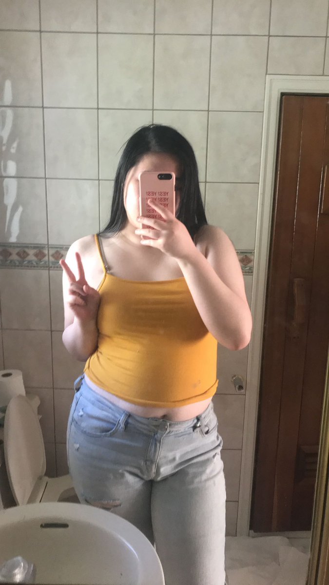 priscxlla's tweet photo. it is really scary sharing one of the most vulnerable parts of my life on public twitter but here is my 3 months fitness journey progress :) thanks to everyone for believing in me, still got a long way to go but i’m glad i set my life in a positive direction https://t.co/LjBm4oX6o7