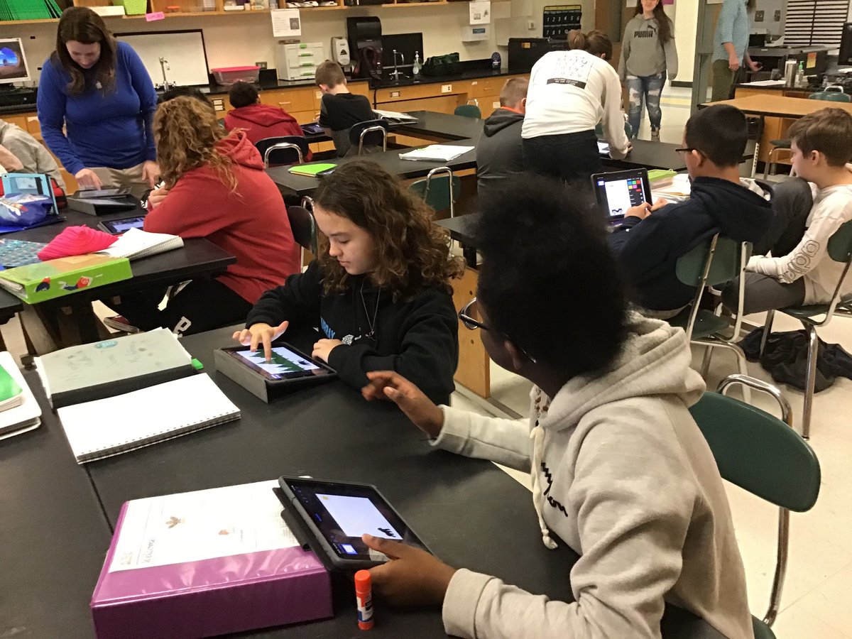 Students in Ms Hoffmier’s class learn how to use keynotes and numbers on the iPad to animate and graph examples of speed and motion. #charlespmurray #nhcschat #appleteacher