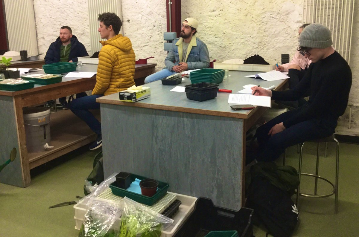 _Rosemount's tweet photo. @ucdagfood students from #HORT20020 #fundamentalsofhorticulturemodule were @_Rosemount yesterday to hear from @davidjohnbrogan and #CarolineElliottKingston how to #propagate #ornamental #plants. Great fun had by all! ๐ฟ๐ฑ๐๐บ๐พ @ucddublin @UCDforALL @UCDSBES @UCDEarth https://t.co/jeWL3eQQm3