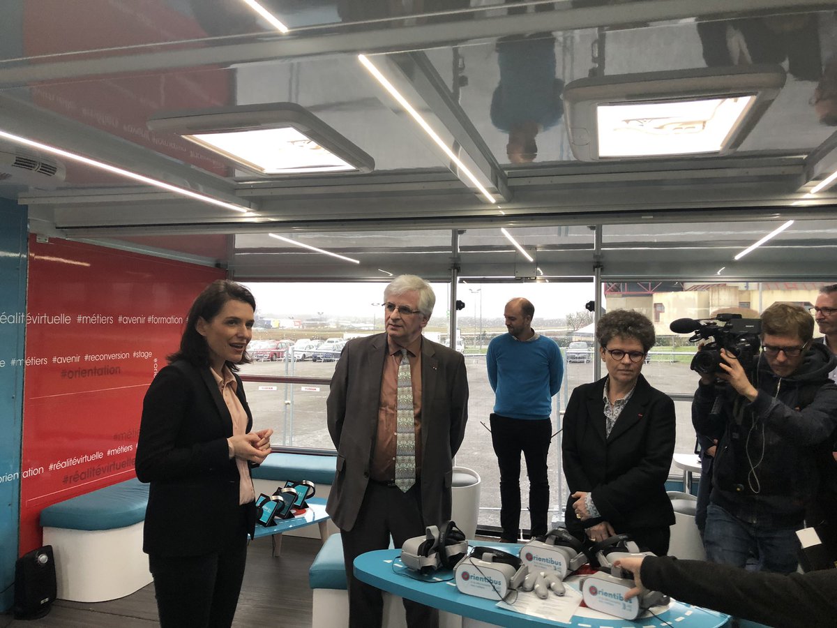 FredericEnfrein's tweet photo. Lancement du site https://t.co/SSOHWud8B8
#FormaSarthe illustre, de belle manière, l’enjeu et la nécessité d’accompagner les jeunes et les adultes !
@cmarPDL en est un acteur dynamique, avec #URMA, au service des compétences ! https://t.co/UKmYcyoby1