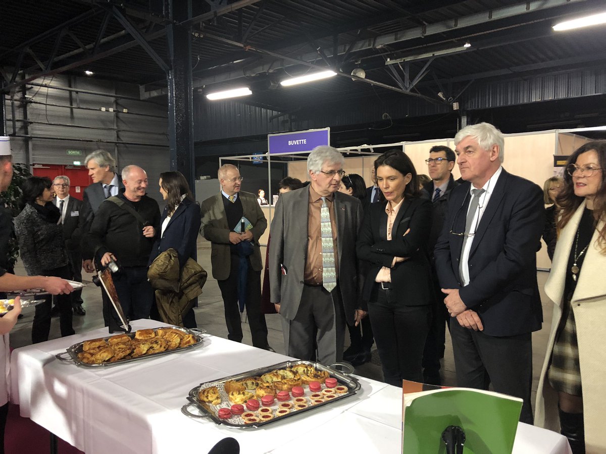 FredericEnfrein's tweet photo. Lancement du site https://t.co/SSOHWud8B8
#FormaSarthe illustre, de belle manière, l’enjeu et la nécessité d’accompagner les jeunes et les adultes !
@cmarPDL en est un acteur dynamique, avec #URMA, au service des compétences ! https://t.co/UKmYcyoby1