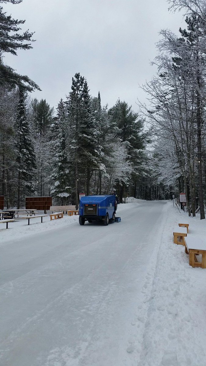Our team here at Arrowhead are always working hard to make sure trails are in the best condition possible! Our 1.3km ice skating trail is open daily from 11am to park close as weather permits. Check the Ontario Parks ski report for daily trail updates. 😀
