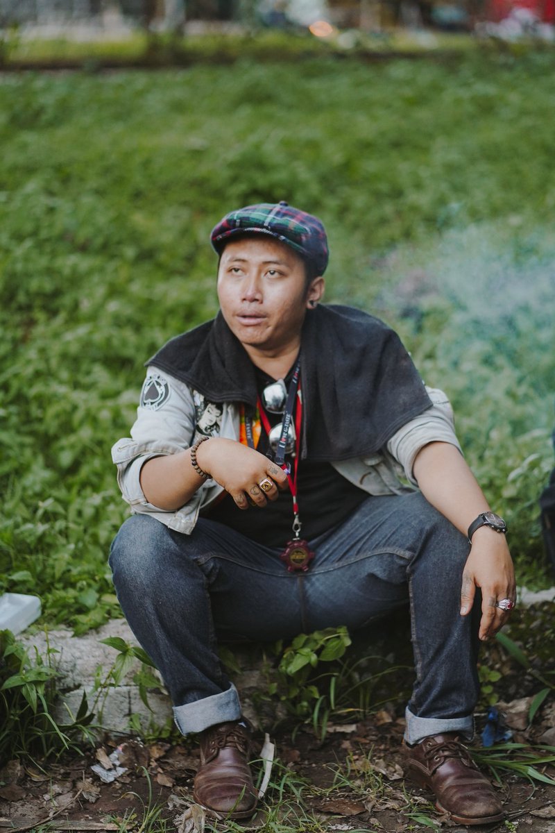 Selamat malam, semoga tidurnya nyenyak, nih ku kasih free wallpaper buat klean 😌