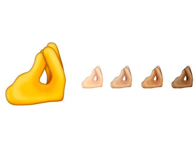 Corriere's tweet photo. «Ma che stai dicendo?», il gesto italiano più famoso  del web ora diventa un'emoji https://t.co/lyRfhZcJo7 https://t.co/2etCJMEu0J