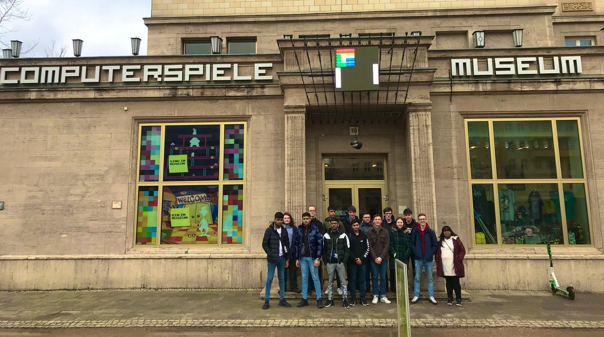 OSFC_CompSci's tweet image. Well our last night in Berlin. Today our Computer Science and IT students went to the Computerspiele museum for a look at where we have come through history to get our games consoles of the future. The students also visited the Brandenburg Gate 🇩🇪