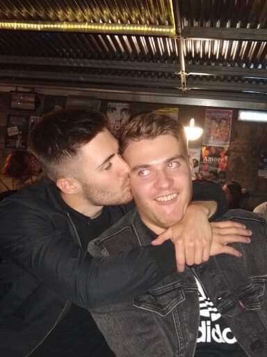 scott_fraser_'s tweet photo. @Murray_Fisher6 happy birthday brother 👊 enjoy yourself and I’ll see you tomorrow 😘x https://t.co/wNXOgVofml