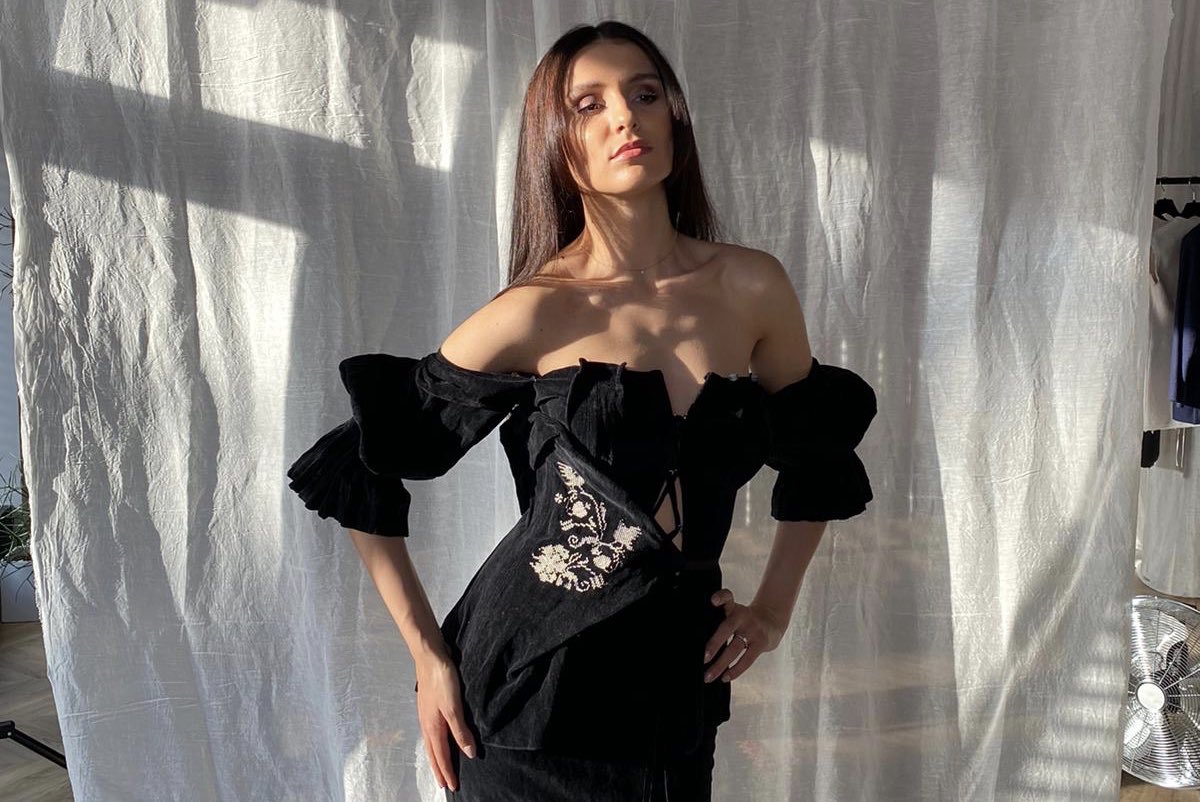 What is coming up next month?! The <a href="/WrStaatsoper/">Wiener Staatsoper</a> Opernball! Today I started preparing by picking out my dress at my favorite Moldovan designer’s studio: #valentinavidrascu. Stay tuned for the reveal of the full dress...! 😘