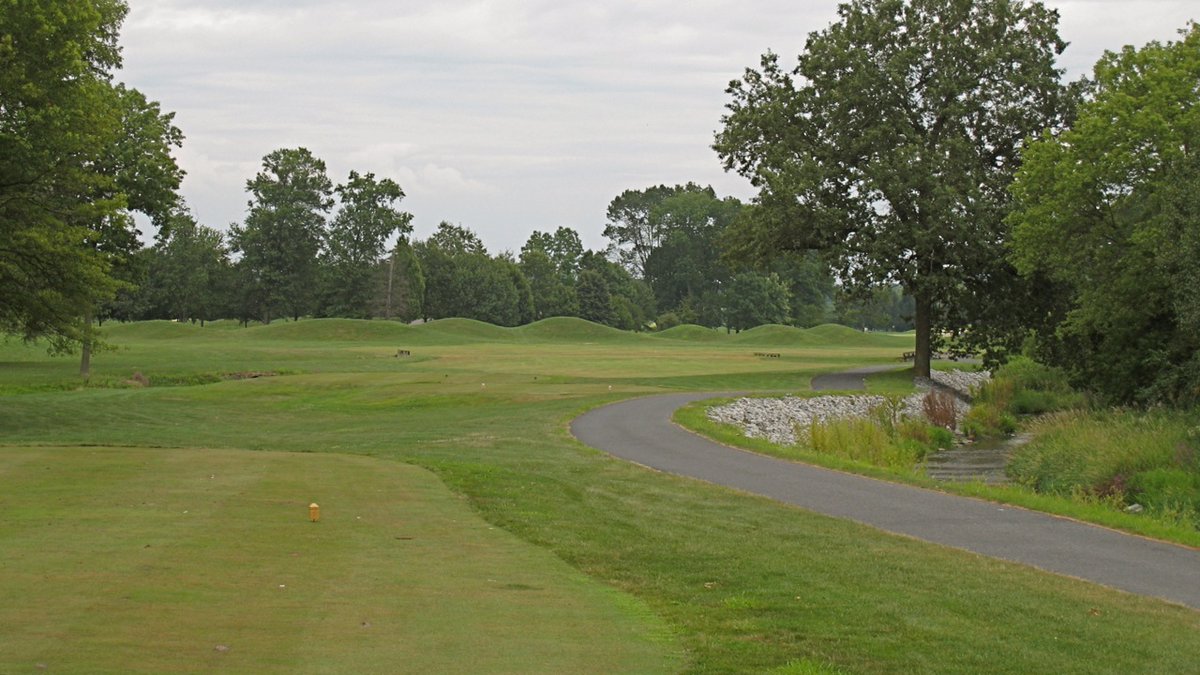 jwbausch's tweet photo. Another NLE course in the DelVal is Center Valley, a Cornish/Silva/Mungeam design located near Allentown, PA. Many loved it, archie nuts a bit less so. I've rehabbed photos from a 2010 visit. Photo album #BauschCollection @MyPhillyGolf:
https://t.co/4RSYMeeh2g
Select pics: https://t.co/7QrdeiZHqF