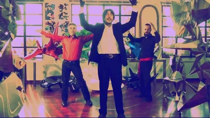 gerarsimi's tweet photo. https://t.co/MOt8m9BymC #tenetorni my new single 2020 #aleximone #Musica #musicvideo #singersongwriter #cantautore #gaysinger #LGBT #Quito #Paris #chanson #Cinema #Tv #Uomo #art #Radio #YouTube #Spotify #red #sculptures https://t.co/eIEgCl324j