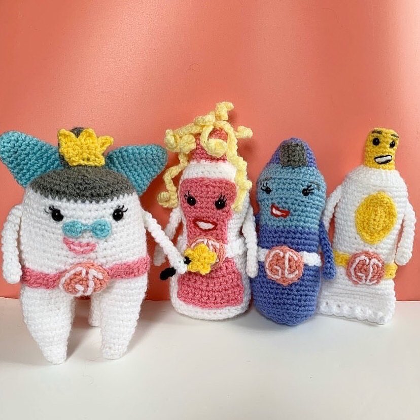 ItsTheGumChums's tweet photo. Thank you so much for your beautiful work @little_crochet_makes 💕🦷🤗. We hear Harry now calls his toothbrush Tommi 🥰. We look forward to meeting you very soon 🤗
#TheGumChums #StoryTimeProps #TheGumChumsSong #BSPD #TommiToothbrush #ProtectorSquad #DeanoDecay #ThePlaquePack https://t.co/lfmsuMj6ba