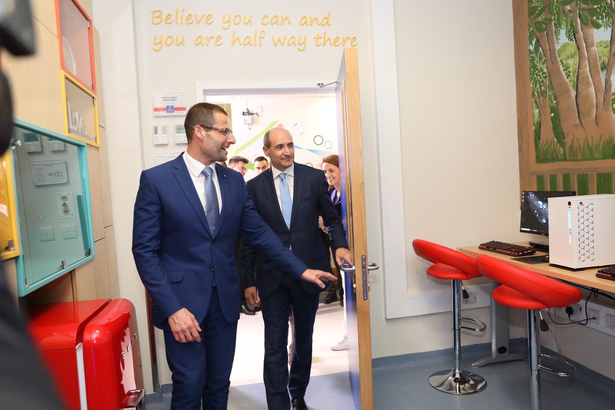 chrisfearne's tweet photo. Flimkien mal-Prim Ministru Robert Abela inawgurajna kamra għall-adoloxxenti f’Rainbow Ward fiċ-Ċentru tal-Onkoloġija Sir Anthony Mamo. https://t.co/rRQ5v8dsJh