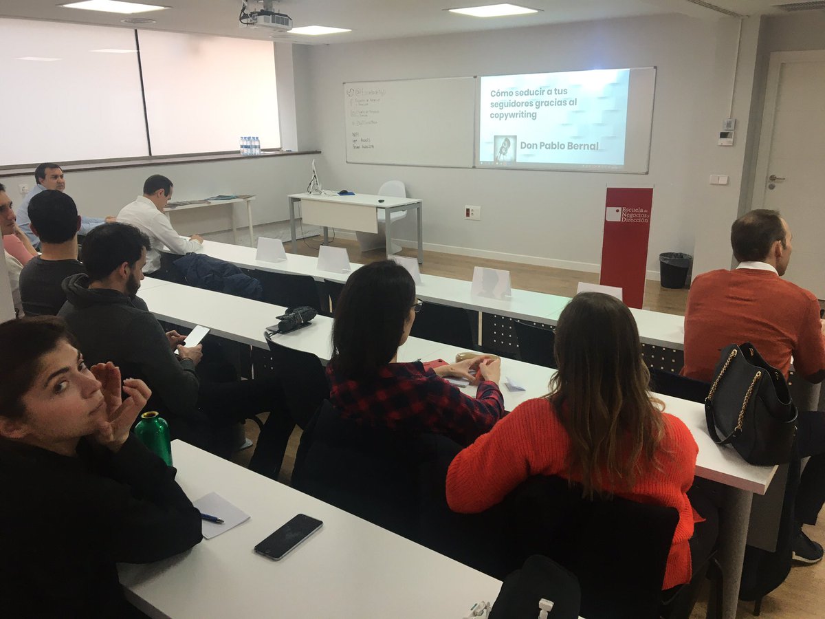 Esperando el comienzo #ENyDSocialMedia 

🗓30 de enero
📍@EscueladeNyD
🗣<a href="/DonPabloBernal/">Don Pablo🎈 Kimoon</a> 
🗣<a href="/Clemenzzas/">Clemenzzas</a> 
🗣<a href="/patrickdost/">Patrick Dost</a> 
🗣 Verónica Rodríguez 
🗣Y un servidora <a href="/VanGarBar/">Vanesa García</a> 
➡️ Sigue la jornada en el hashtag #ENyDSocialMedia