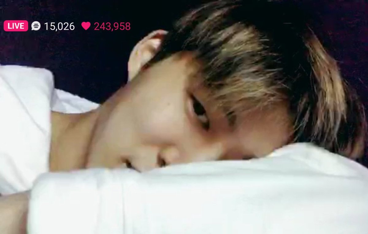 kontatoesgc's tweet photo. I miss those CH+ v live you did a day after iKON cb date to let us listen the raw demo, also random night live where you talk about stuff that little did you know gave us encouragement and comfort.

I miss how you talk to us as if we're irl friends...

#Its131day_김한빈 https://t.co/Xv9me6ghiw