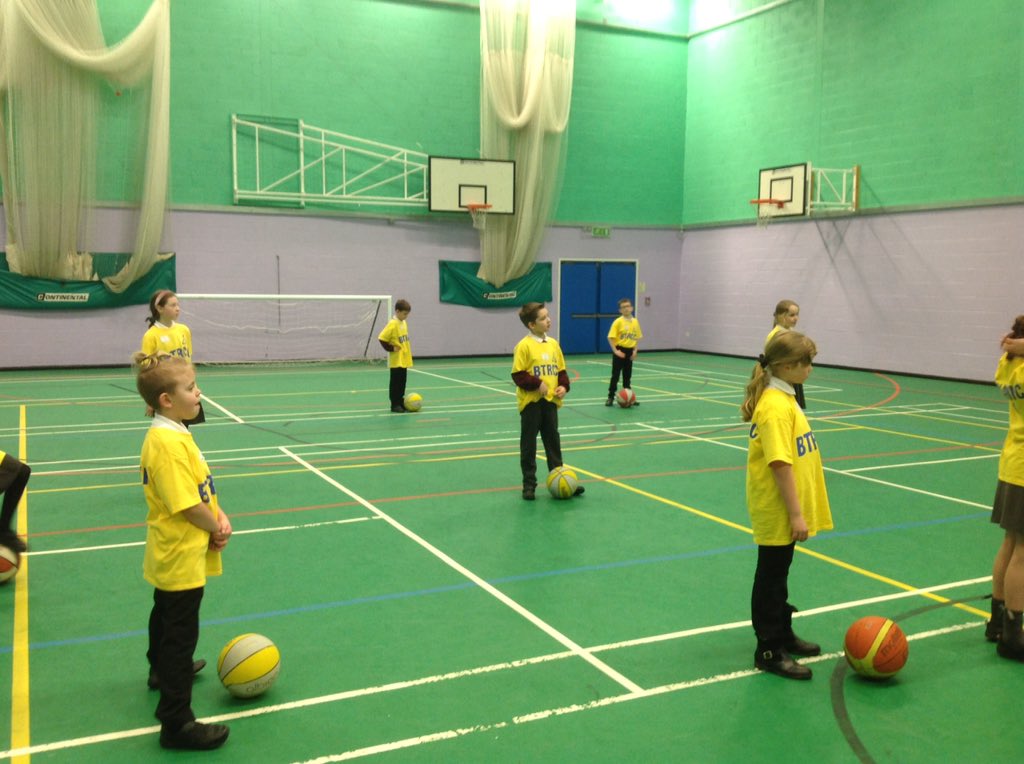 Holytrinityrc's tweet photo. Year 5 had a 'Dynamic Day' at @BTRCCinfo They had fun lessons all day. #dynamicday #funlessons #learningisfun https://t.co/jnZVzXVJVr